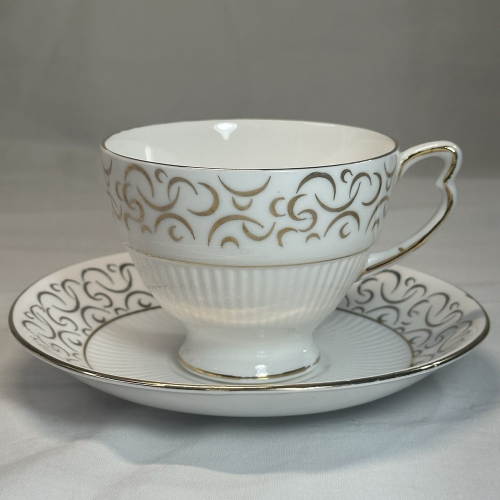 Colclough Bone China Tea Cup Saucer Set Gold Scroll Ribbed White Made in England